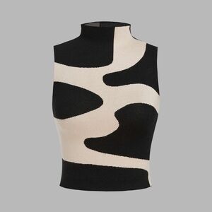 KNITTED ZEBRA STRIPE SLEEVELESS CROP TOP size M